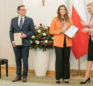 Nagrody Młody Promotor Polski 2022 trafiły do rąk dyrygentki Anny Sułkowskiej Migoń, lekarza prof. Michała Grąta oraz lekkoatletki Marii Andrejczyk.