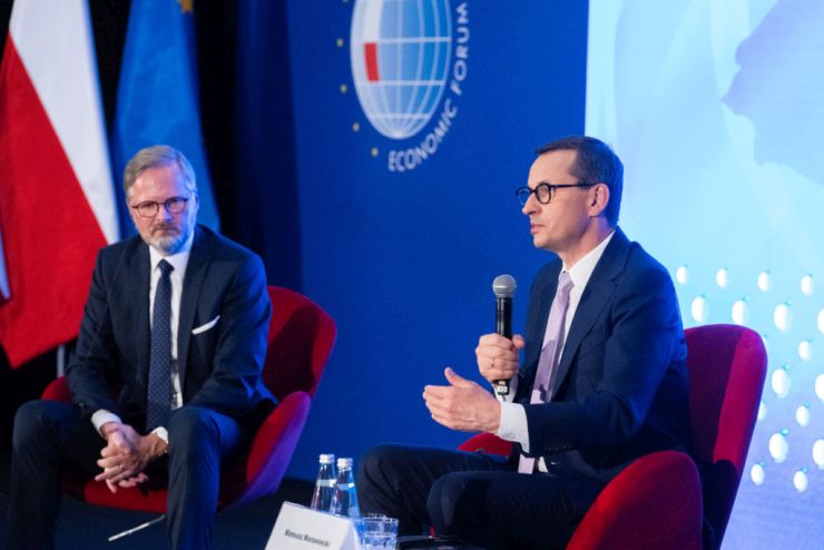 Prezes Rady Ministrów RP, Mateusz Morawiecki oraz Prezes Rady Ministrów Republiki Czeskiej, Petr Fiala