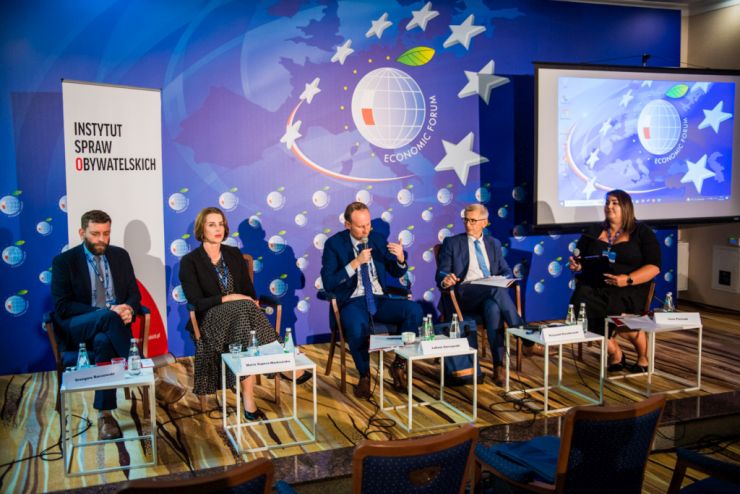 zachęty podatkowe - debata XXXI Forum Ekonomicznego w Karpaczu 2022 fot. FE