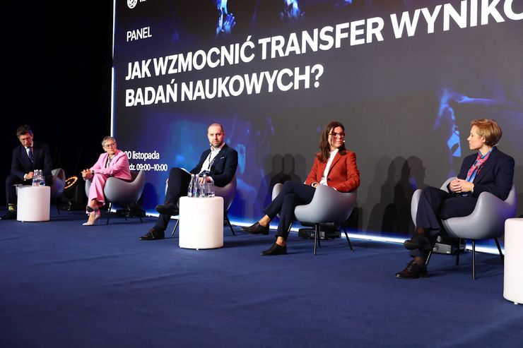 Nauka bliżej biznesu: MNiSW buduje trwałe mosty między badaniami a gospodarką